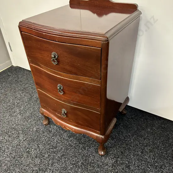 Queen Anne Mahogany Bedside Cabinet Cabriole Legs H71,W43,D40cm.