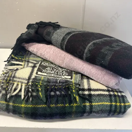 Qual Craft Woollen Travel Rug 'Dress Gorden' With Large Italian Scarf & Pink Table Cloth
