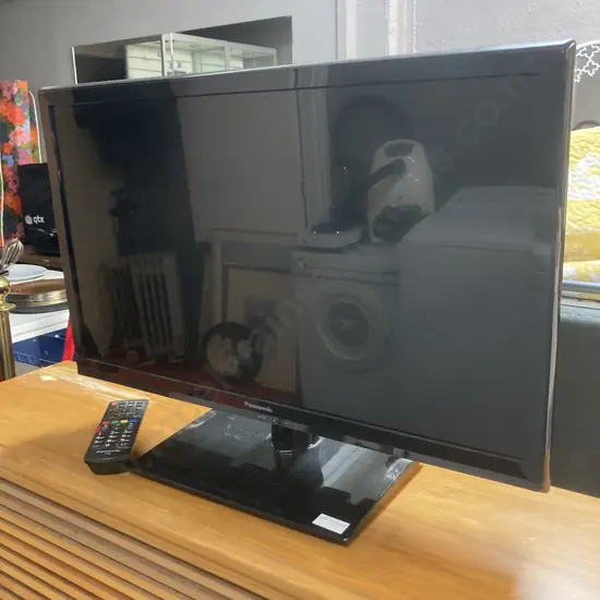 Panasonic 24" Viera LED TV Model TH-L24XM6Z With Remote Control