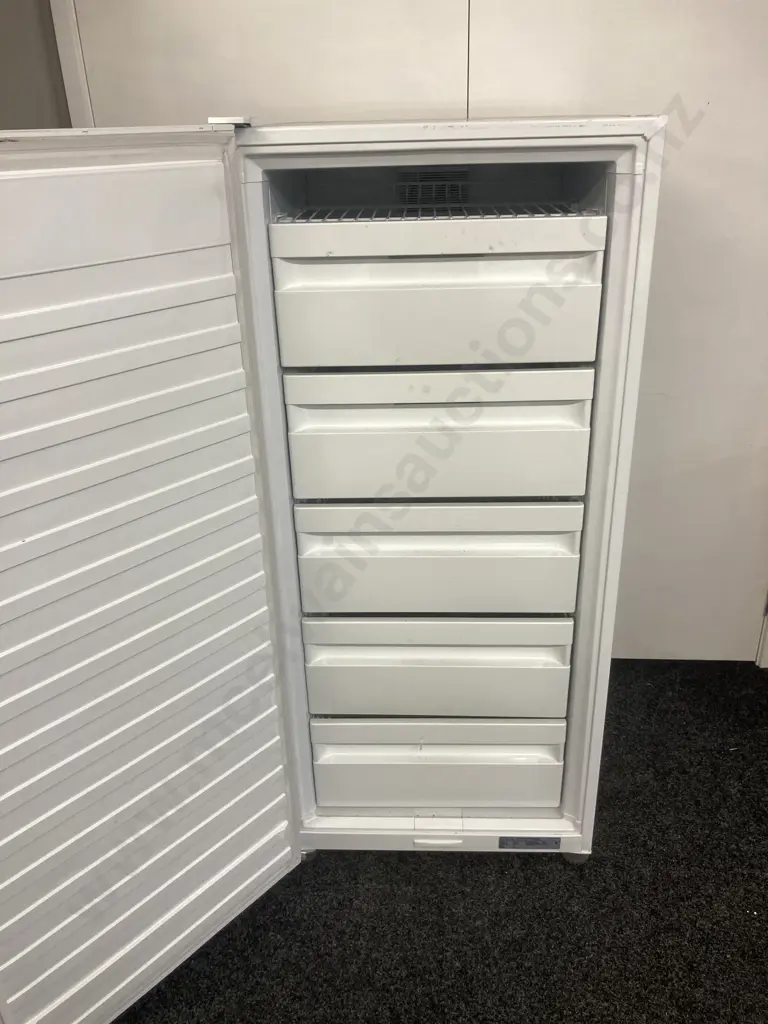Fisher & Paykel Upright Freezer E308LW, #DPF171726 Image 1++