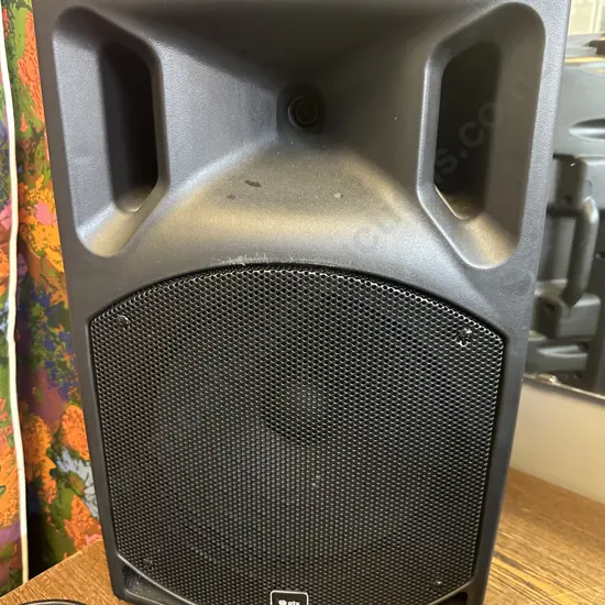 QTX QX12PA-PLUS 12" Portable PA Speaker with Bluetooth & 4 Wireless Microphones