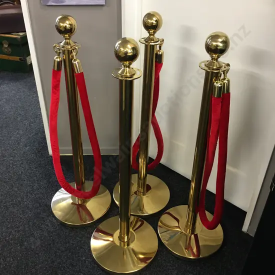 4 Polished Brass Finish Ball Top Rope Stanchions With Sloped Weighted Bases, 3x 160cm Red Velvet Hanging Stanchion Ropes