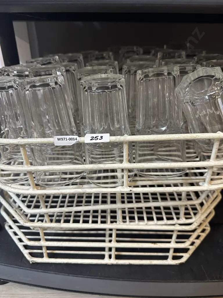 31 Glasses In Tray Image 1++