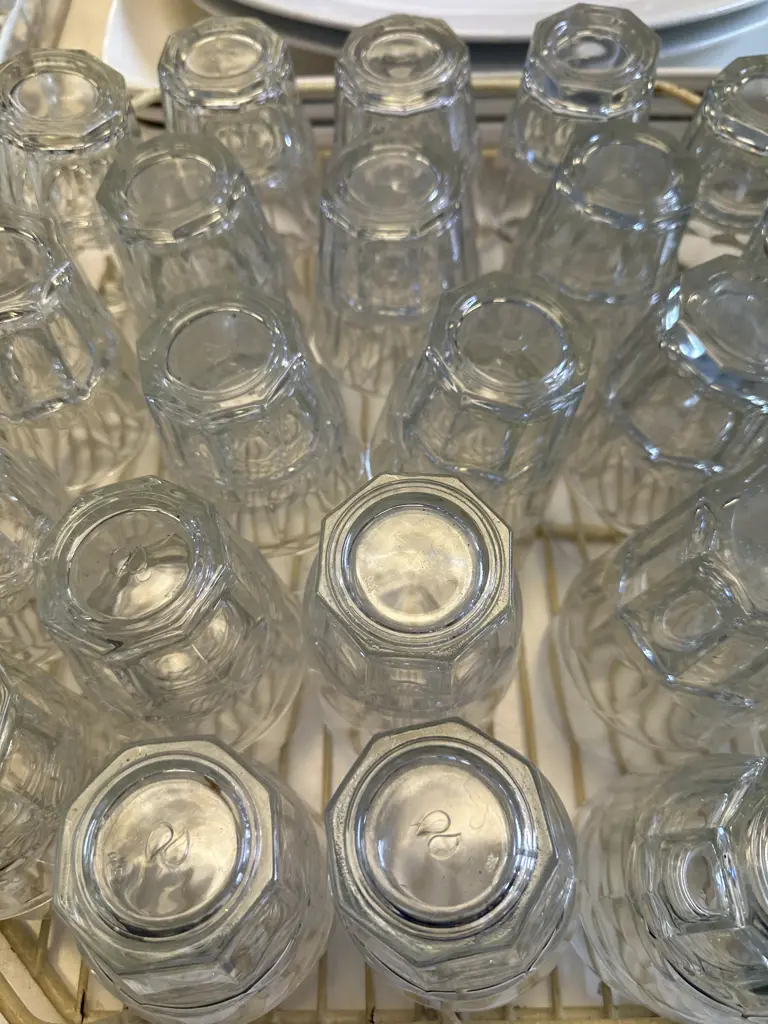 46 Glasses in Tray With 2 Extra Trays Image 1++