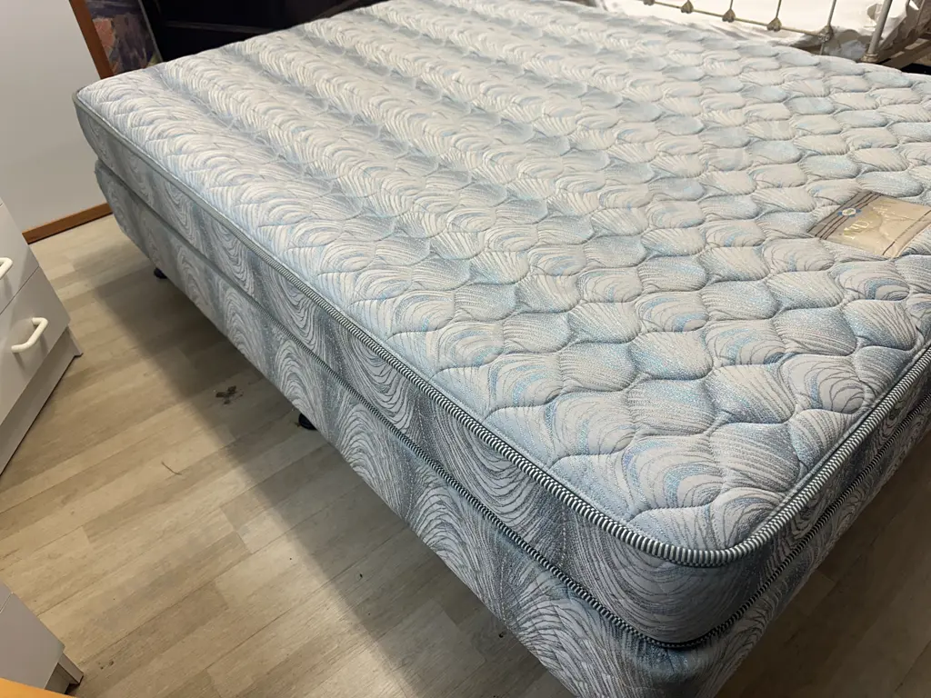 Sealy Midnight Special Edition Double Bed Image 1++