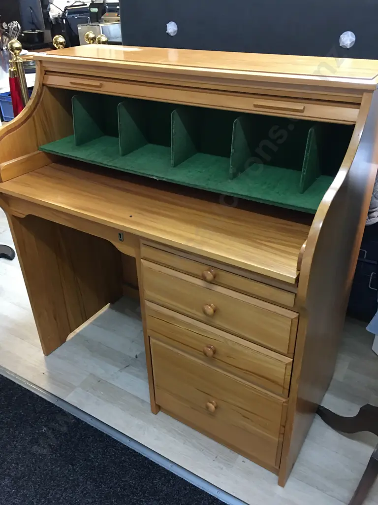 Vintage Rimu Roll Top Desk, Felt Fitted Interior. H108 W101 D52cm Image 1++