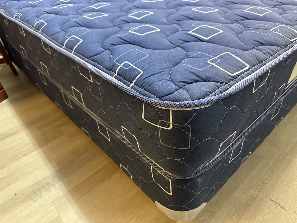 SleepyHead EasySleep Queen Size Mattress & Base Image 1++