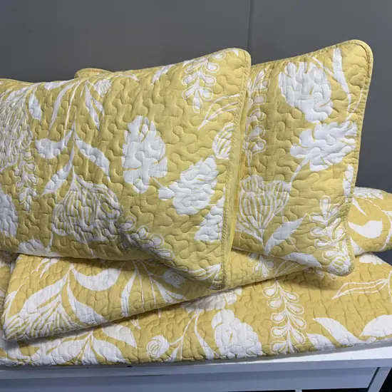 Gold / White Design Republique Coverlets, Pillows & Pillow Cases