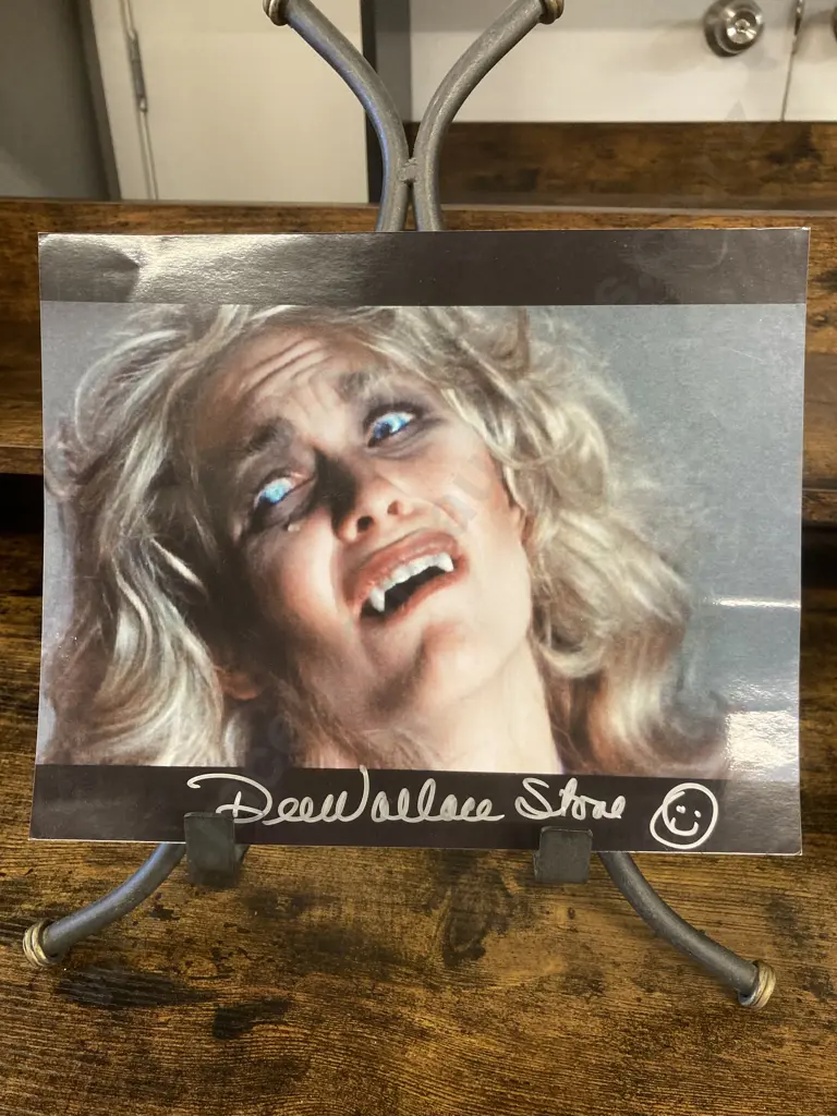 Dee Wallace Stone 'The Howling' Signed 8 x 10" Colour Photo Image 1++