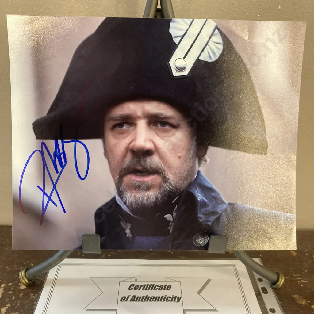 Russell Crowe Autograph Signed 20 x 25cm "Les Miserables" Photo With COA Image 1++