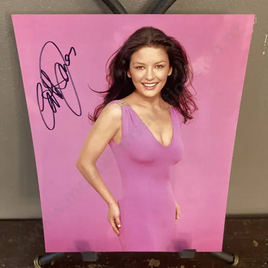 Catherine Zeta Jones Autographed 25 x 20cm Colour Photograph With COA