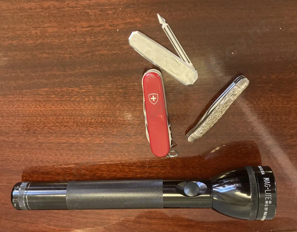 Maglite C Cell Torch, Victorinox Spartan Swiss Army Knife, Pair of Vintage Pocket Knives Image 1++