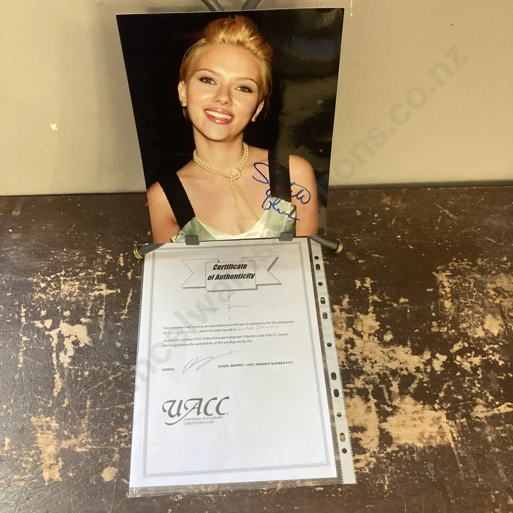 Scarlett Johansson Autographed 25 x 20cm Photograph With COA Image 1++