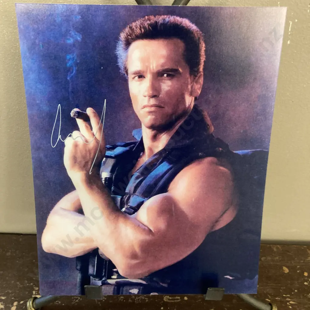 Arnold Schwarzenegger  Autographed 25 x 20cm Photograph With COA Image 1++