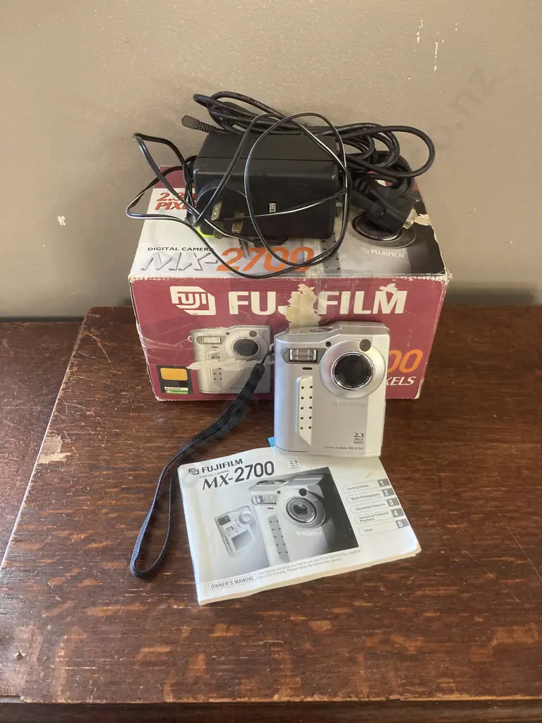 Fujifilm MX 2700 2.3 MP Digital Camera - Silver With Manual, Box Etc Image 1++