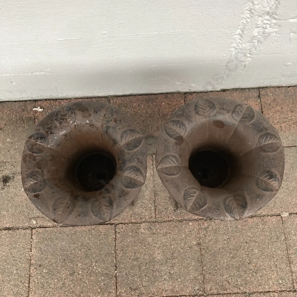Pair of Cast Iron Urn Planters With Leaf Pattern. 30 x 26cm Image 1++