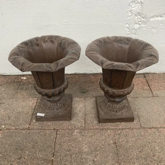 Pair of Cast Iron Urn Planters With Leaf Pattern. 30 x 26cm