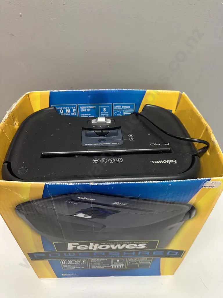 Fellowes Power Shred P-40 Paper Shredder Image 1++