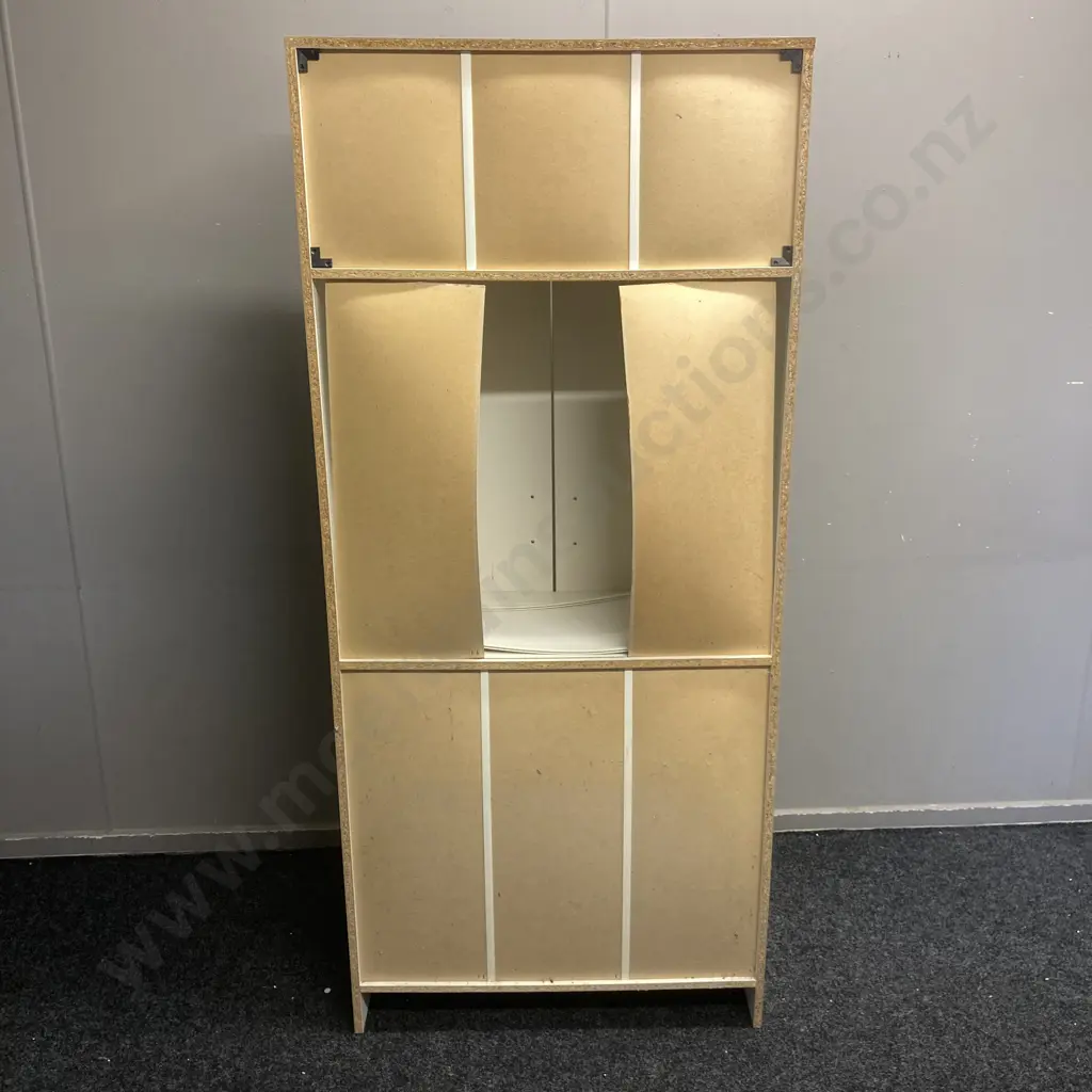 White Double Door Cabinet With Shelves. H180 W80 D40cm Image 1++