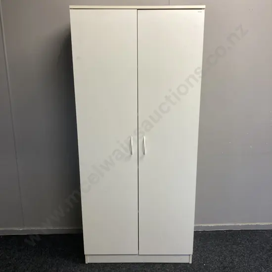White Double Door Cabinet With Shelves. H180 W80 D40cm