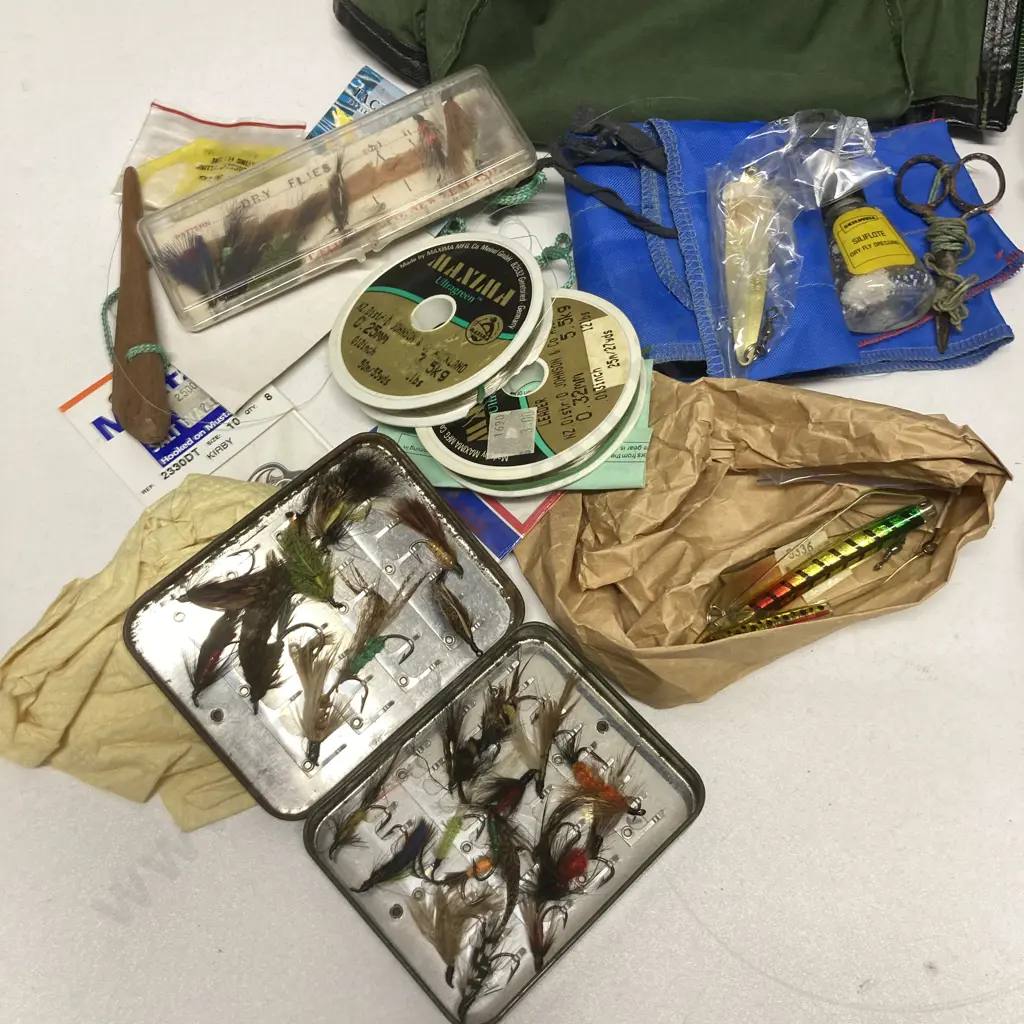 Waipawa Fly Fishing Vest (M) - Flies, Line, Reels, Lure Cases, Hooks, Shakespeare Scales Etc Image 1++