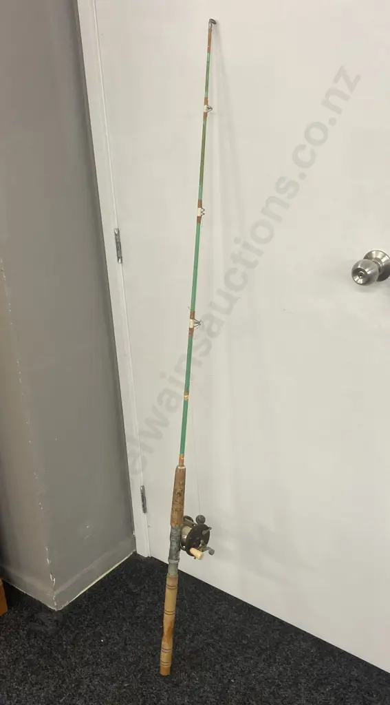 Vintage Penn No 85 Vintage Saltwater Fishing Reel With a Glass & Cork Rod (Sold With -01) Image 1++