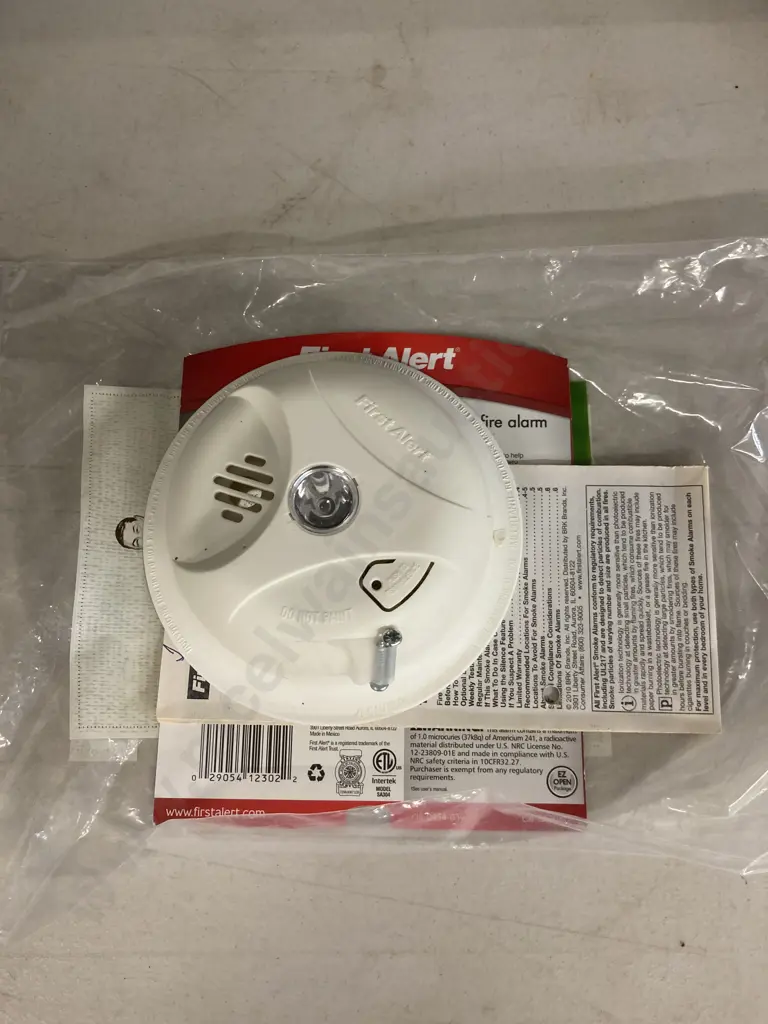 Black & Decker Workmate 331 & First Alert Smoke Alarm Image 1++