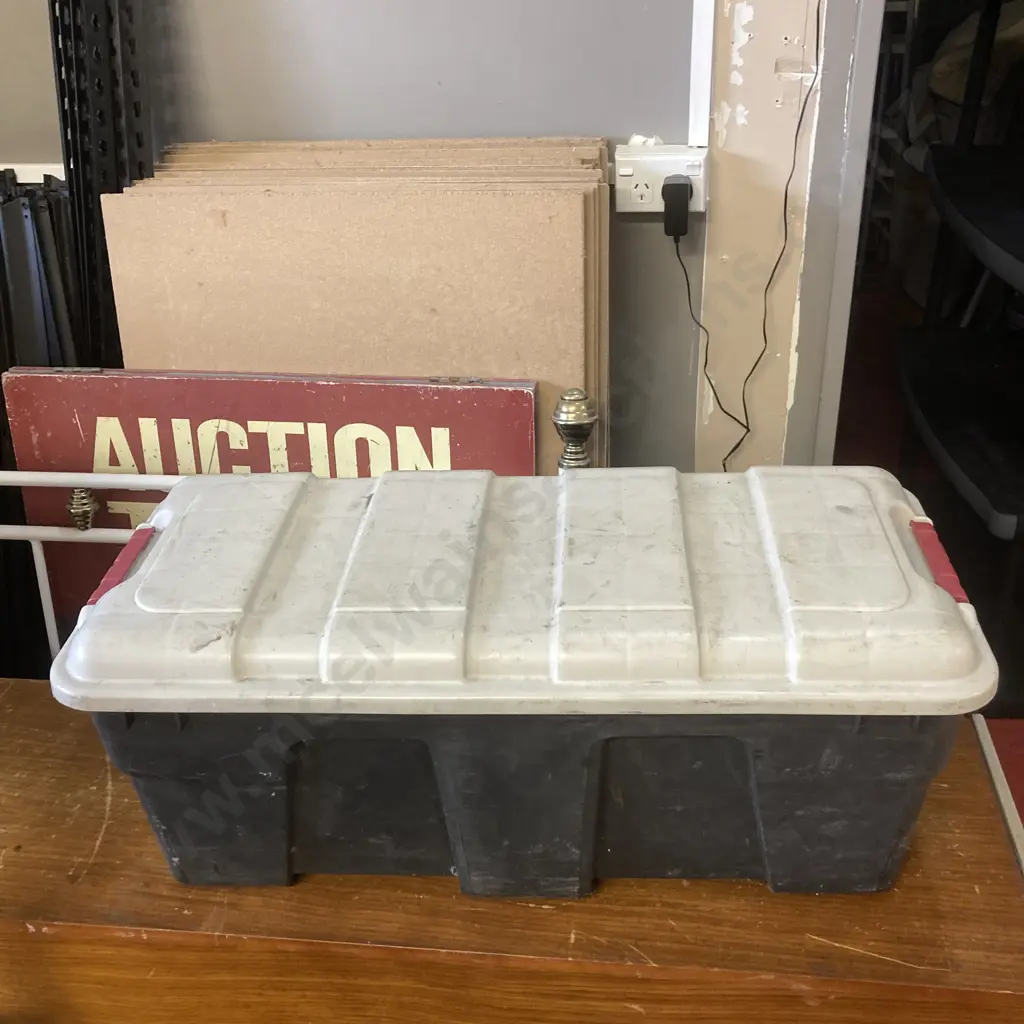 Hydraulic Trolley Jack TT169, Extinguisher, Gloves Etc In Lidded Container Image 1++