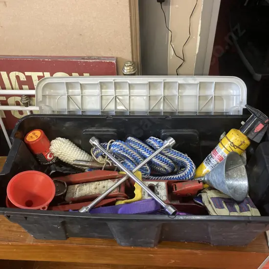 Hydraulic Trolley Jack TT169, Extinguisher, Gloves Etc In Lidded Container