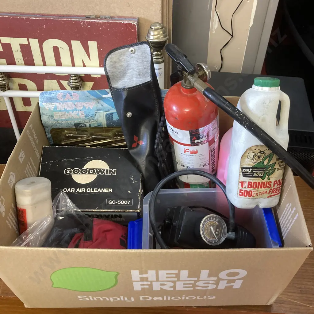 Box 12V Pump, Car Clean, Window Fences Etc Image 1++