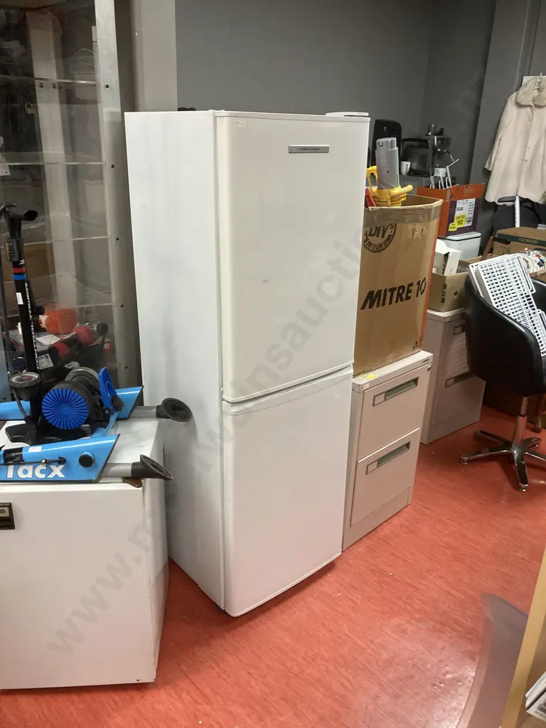 Fisher & Paykel E240B Fridge Freezer, #LEF176891 Image 1++