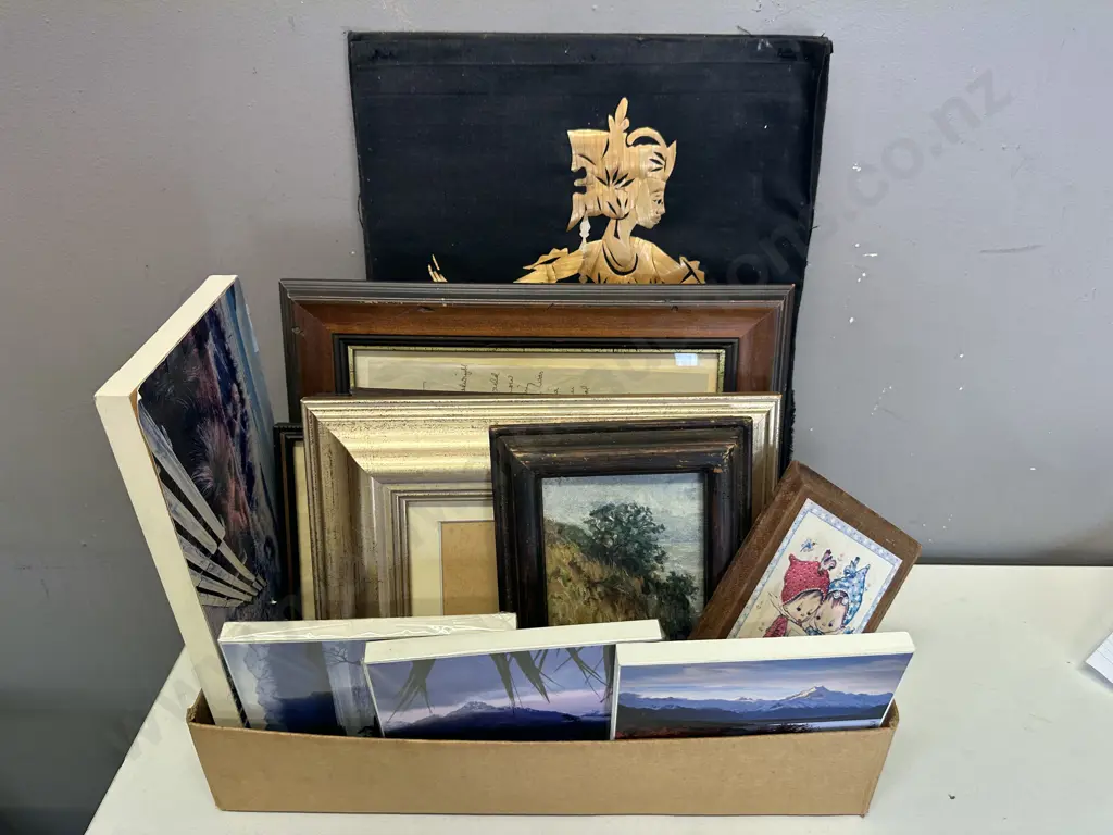  Selection Of Vintage Artwork & Frames Image 1++