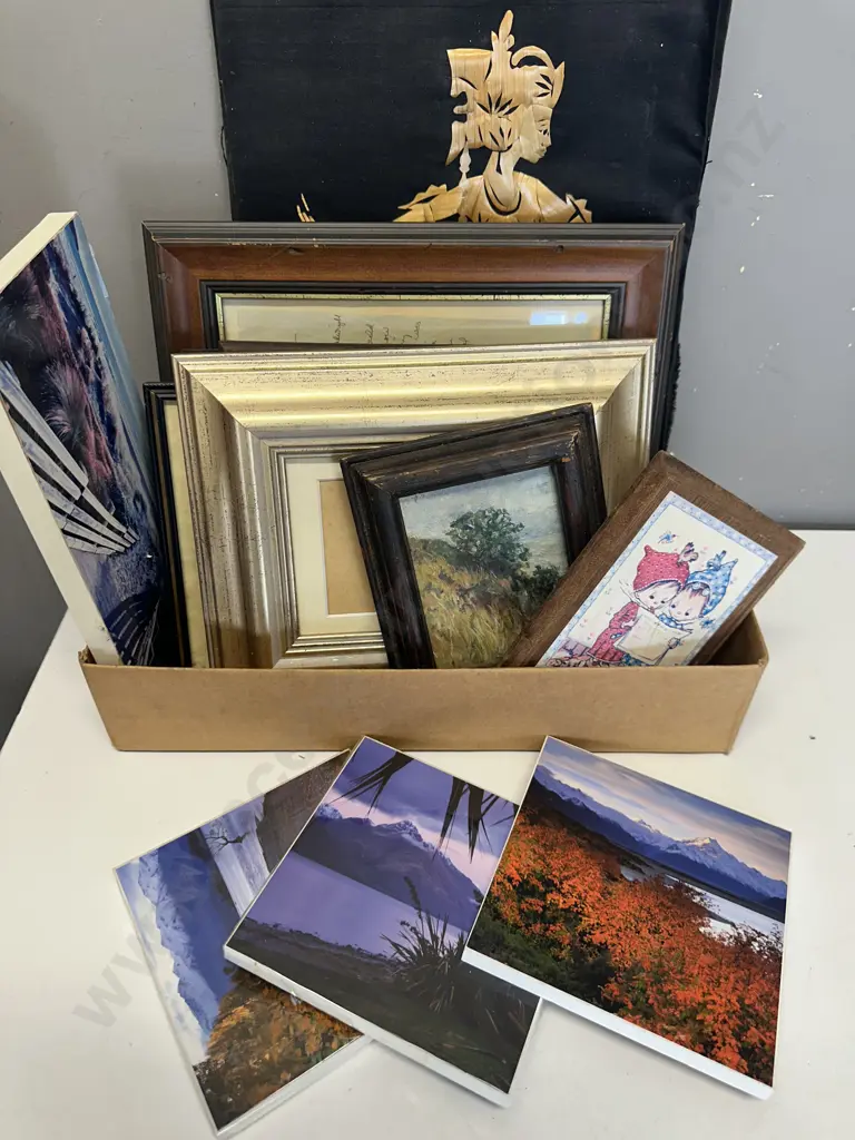  Selection Of Vintage Artwork & Frames Image 1++