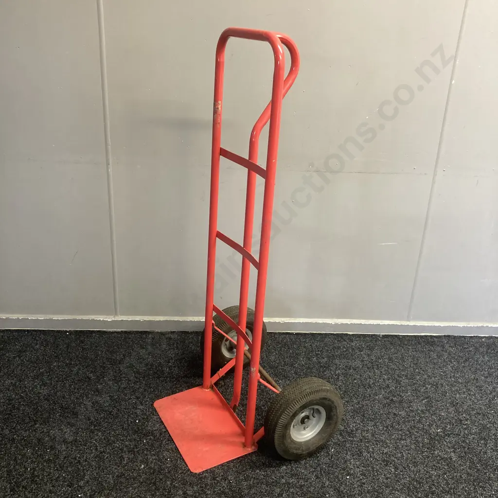 Red Sack Barrow & Pair of Cone Bars Image 1++