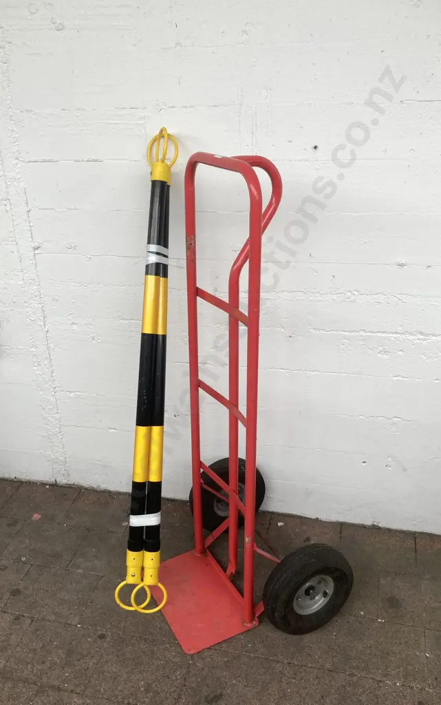 Red Sack Barrow & Pair of Cone Bars Image 1++
