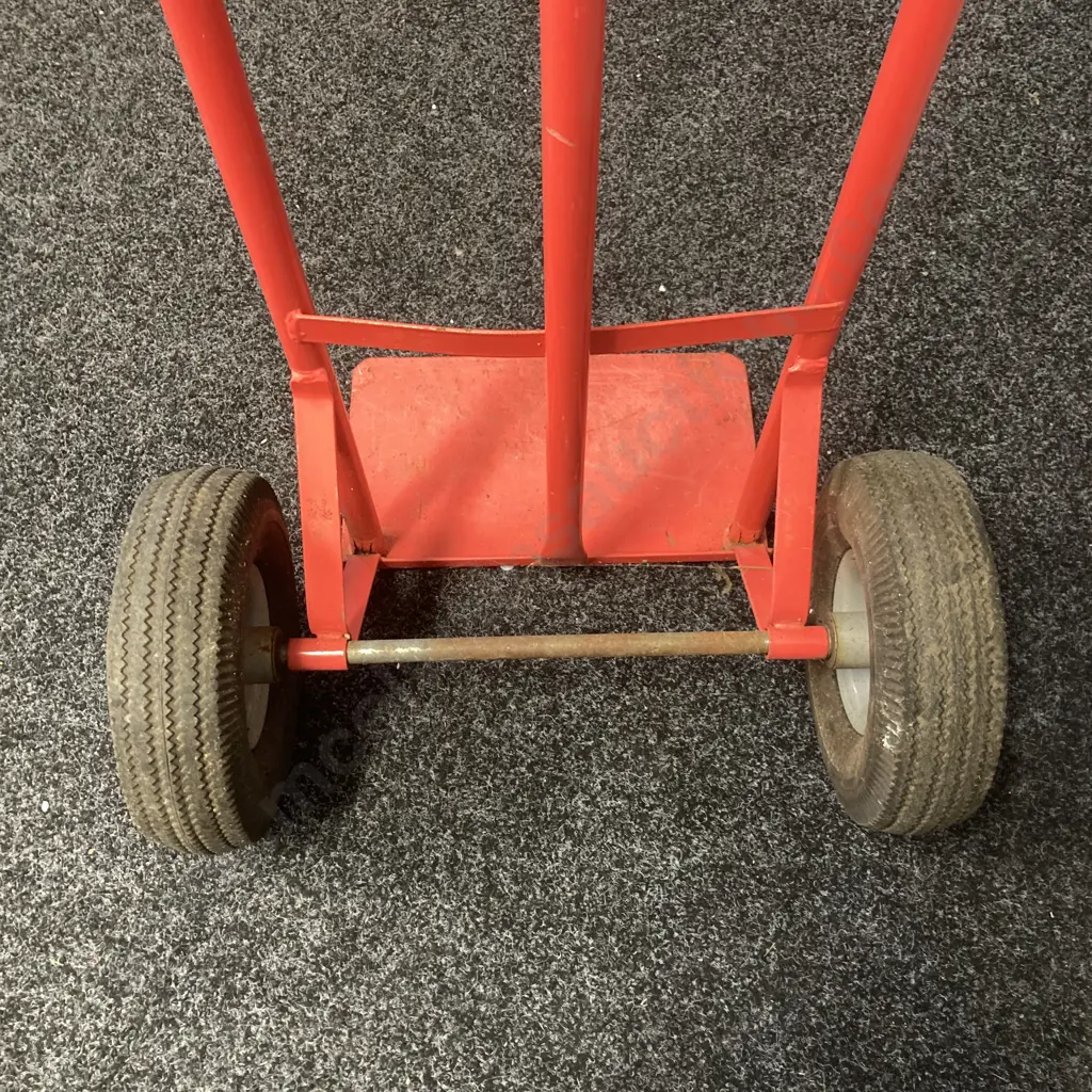 Red Sack Barrow & Pair of Cone Bars Image 1++