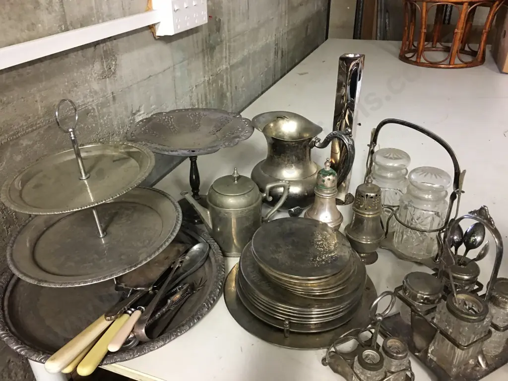 Assorted Silverware Image 1++