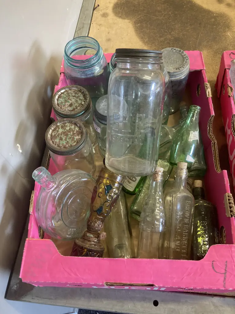 Collectors Bottles & Jars Image 1++