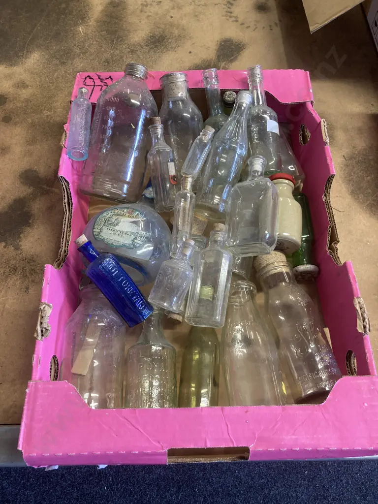 Collectors Bottles & Jars Image 1++