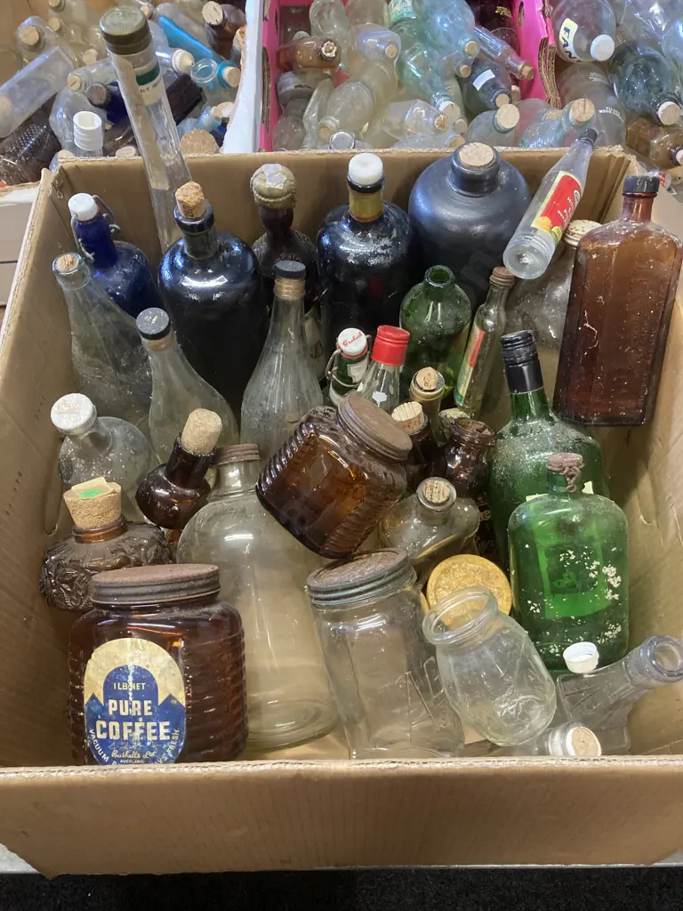 Collectors Bottles & Jars Image 1++