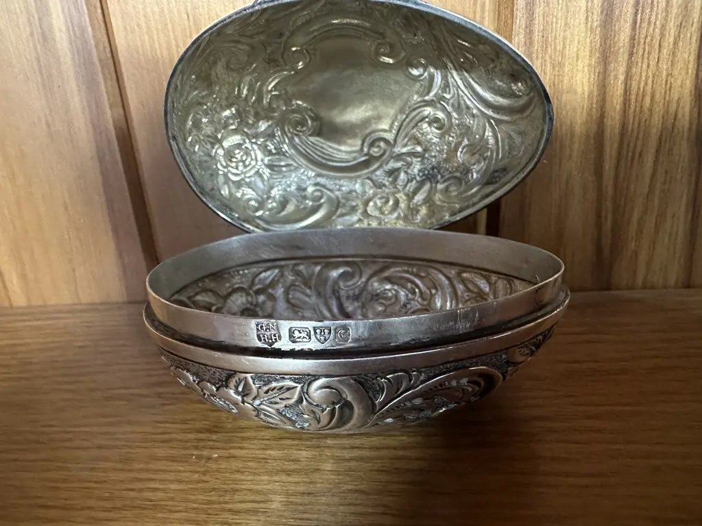 Antique Hallmarked Sterling Silver Engraved Hinged Hollow Egg - George Nathan & Ridley Hayes, Chester,1903. 37.2g Image 1++