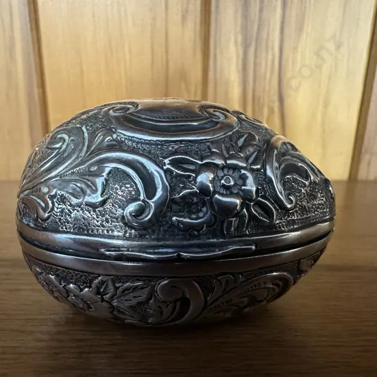 Antique Hallmarked Sterling Silver Engraved Hinged Hollow Egg - George Nathan & Ridley Hayes, Chester,1903. 37.2g