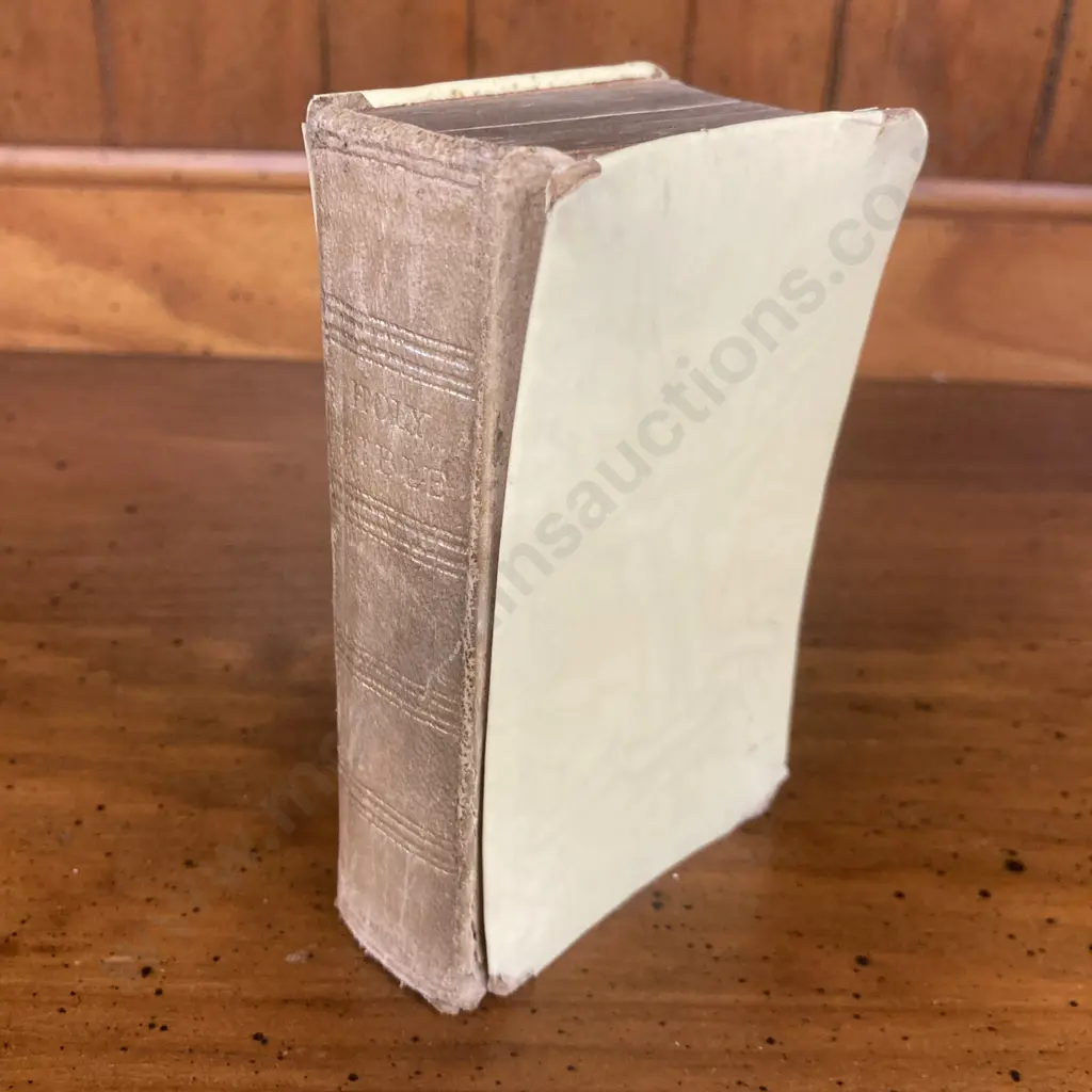 Vintage Holy Bible - KJV - Oxford University Press, Humphrey Milford (C.1921) & Daily Light on The Daily Path (1940's) Image 1++