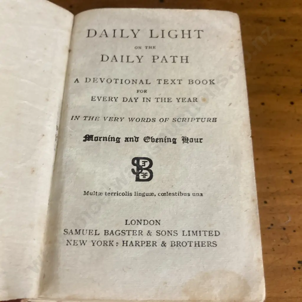 Vintage Holy Bible - KJV - Oxford University Press, Humphrey Milford (C.1921) & Daily Light on The Daily Path (1940's) Image 1++