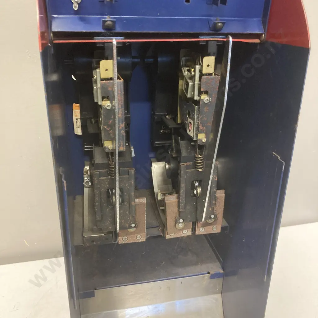 Vintage Selectra Postage Vendor Model S67, USA Postage Stamp Coin-Op Metal Vending Machine. H57 W23 D27cm Image 1++