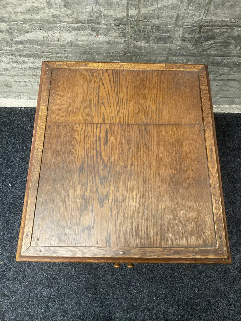 An Oak Gramophone Cabinet With 2 Doors. H64 W44 D50cm Image 1++