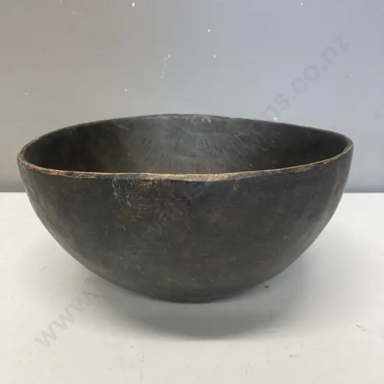 Papua New Guinea Wood Bowl. 12 x 24cm