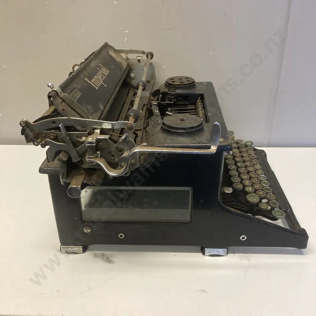 Imperial Model 50 Typewriter, Matte Black With Glass Sides (Serial No M0044) Image 1++
