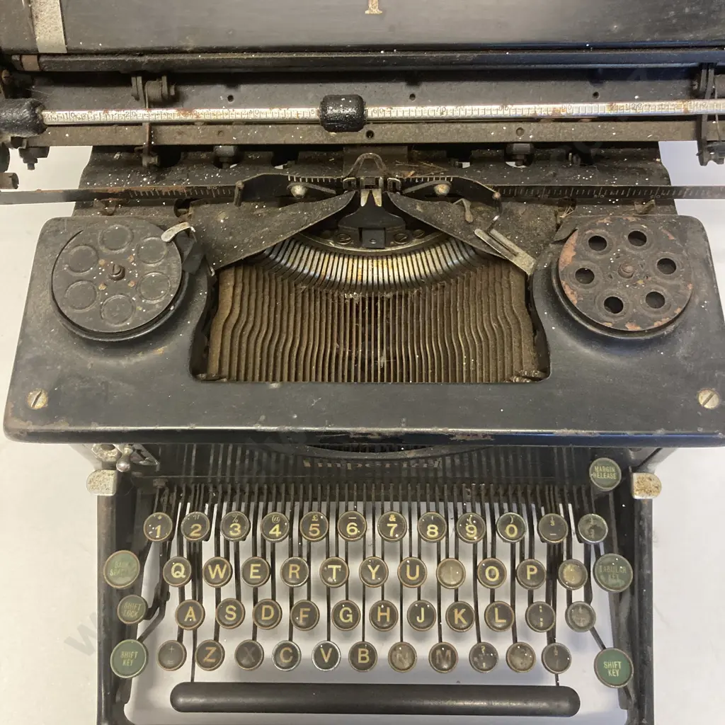 Imperial Model 50 Typewriter, Matte Black With Glass Sides (Serial No M0044) Image 1++