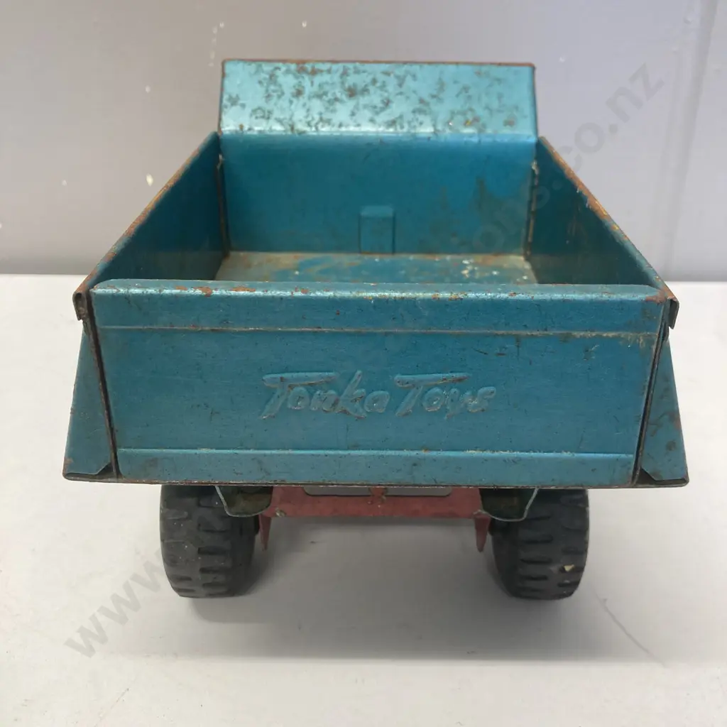 Vintage 1960s Tonka Pressed Steel Red & Blue Dump Truck. Manufactured by Tonka Toys of Mound, Minnesota. L34cm Image 1++
